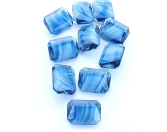 Vintage glass octagon 20x15mm blue pointed back unfoiled stone.  Price is for 1 stone