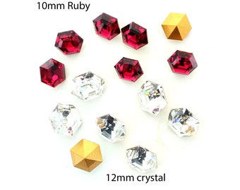 Swarovski 4730 zeshoekige stenen.  6 mm, 10 mm en 12 mm.  Prijs is voor 2 stenen