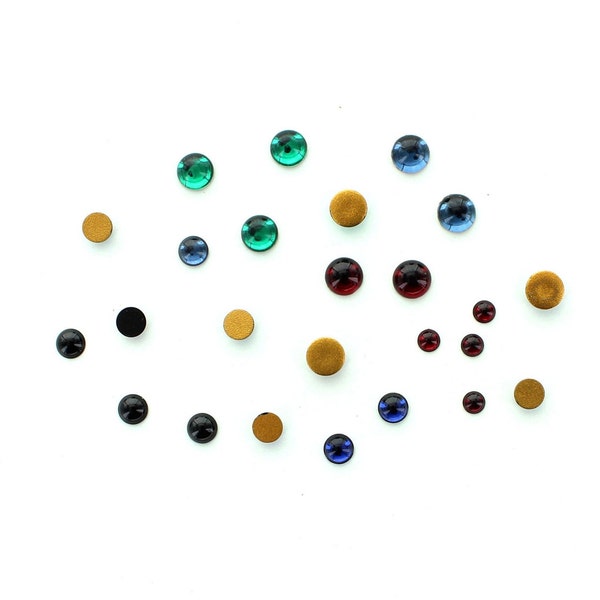 Cabujones Swarovski en 2,5 mm, 4 mm, 5 mm, 6 mm, 7 mm y 8 mm. El precio es por 50 y 100 piezas.