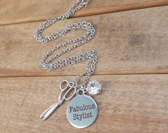 ICHRATI Friseur-Schlüsselanhänger – Personalisiertes Geschenk Für Stylistinnen, Mit Kamm & Schere Charm