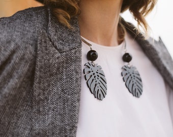 Black Monstera -  Statement Collar Necklace, Monstera Leaf Necklace, Choker Necklace Black Necklace, Short chunky necklace with pendant