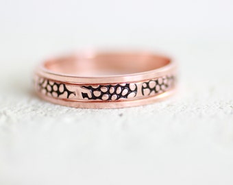Copper ring set "Pebbles", hand stamped flat band ring, 7th anniversary gift for men and women, sustainable jewelry
