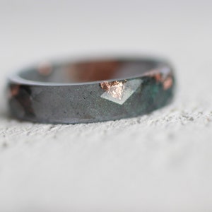 Glitter Green Resin Ring with Copper flakes, geometric stacking band ring, handmade resin jewelry for gift