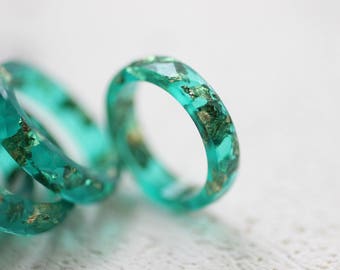 Emerald Green ring, Resin ring with Gold flakes, faceted stacking epoxy band for men and women, resin jewelry gift