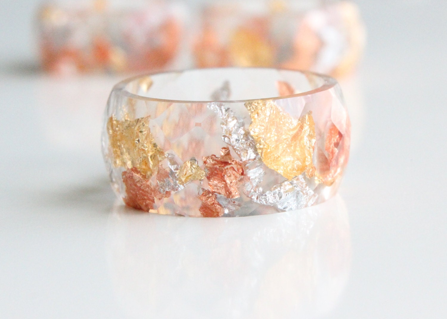 Clear Resin Ring Featuring Gold Accents. - One Size Fits M (87185)
