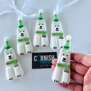 フュージングガラスのかわいいシロクマのクリスマスツリー飾り、クリスマス飾り、フュージングガラスのオーナメント、フュージングガラスのコーンウォール Mint green