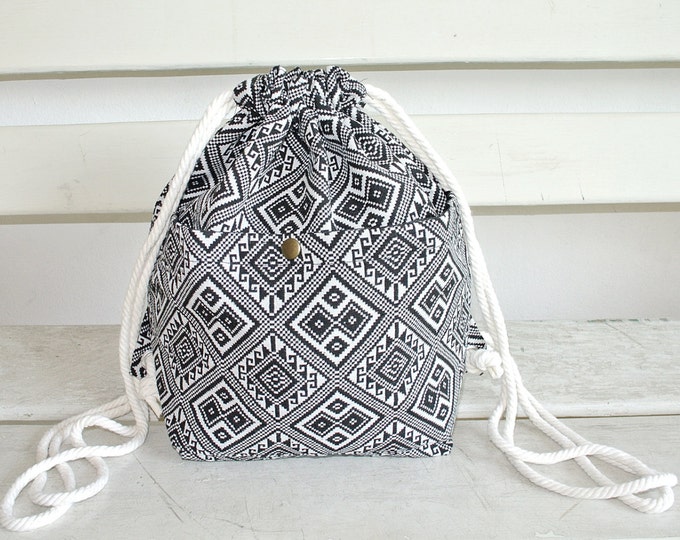 Tribal Pattern Canvas Drawstring Backpack