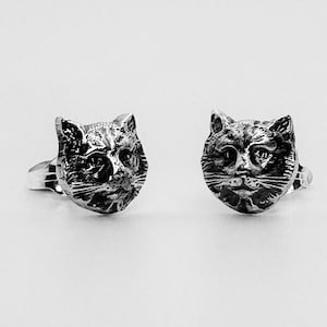 Brincos de gato em prata esterlina feitos à mão, presente para amantes de gatos em prata reciclada, joias com animais, brincos fofos com carinha de gato