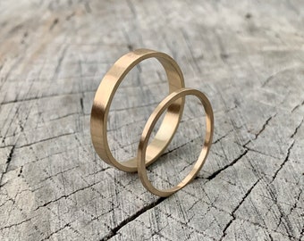 Gold Wedding Band Set. Gold wedding ring set. Womans wedding band. Mens wedding band. Couples wedding band set. Thin wedding band set. 9ct