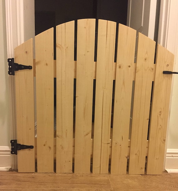 picket fence pet gate