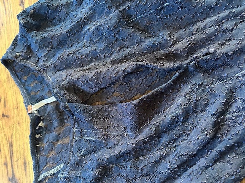 Free People dress dyed dark blue. It is stretchy lace material. Size XS bild 5