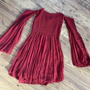 Windsor, Rust Colored Festival Mini Dress. off Shoulder Sleeves. Size Small - Etsy Windsor, Rust Colored Festival Mini Dress. off Shoulder Sleeves. Size Small - Etsy