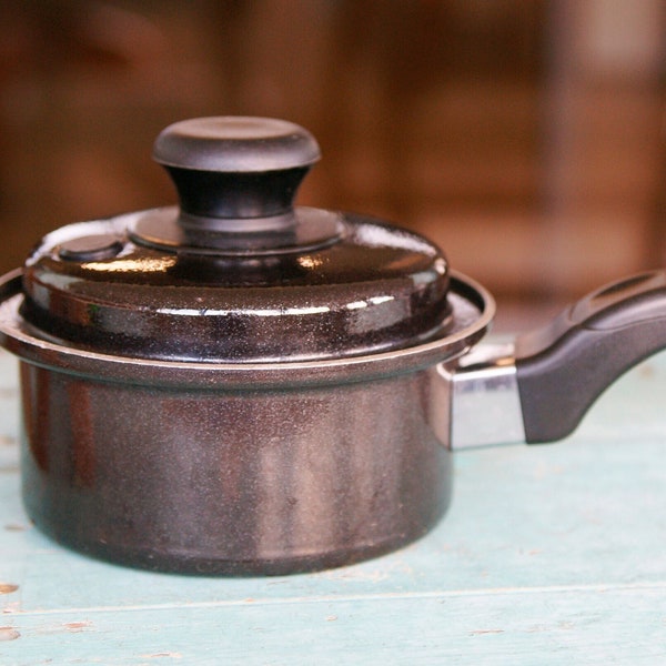 Vintage Mirro Saucepan Pot with Steam Lid Non-Stick Enamelware USA