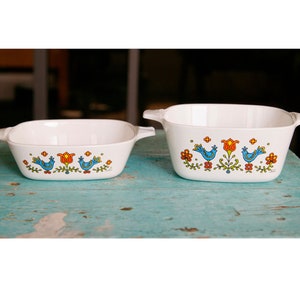 2 Vintage Corning Ware Country Festival Blue Friendship Casserole Dishes P 41 B 1 3/4 cup P 43 B 2 3/4 cup made in USA Bluebird 1975