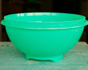 Vintage Tupperware Colander Jadeite Green Server Keeper and Container 9 x 5” Strainer Bowl 339 - 2 kitchen ware.