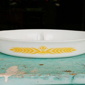 Pyrex Royal Wheat Oval Divided Casserole Dish - Beckalar