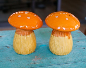 Vintage Sears Roebuck Merry Mushroom Salt and Pepper Shakers Made in Japan