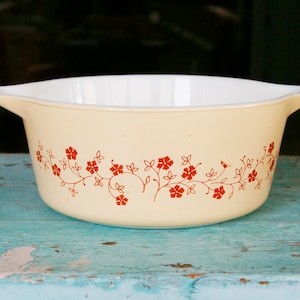 Vintage Pyrex Trailing Flowers Casserole Dish 475-B Baking Dish 475 B 2.5 Quart 1970s MCM Kitchen No Lid