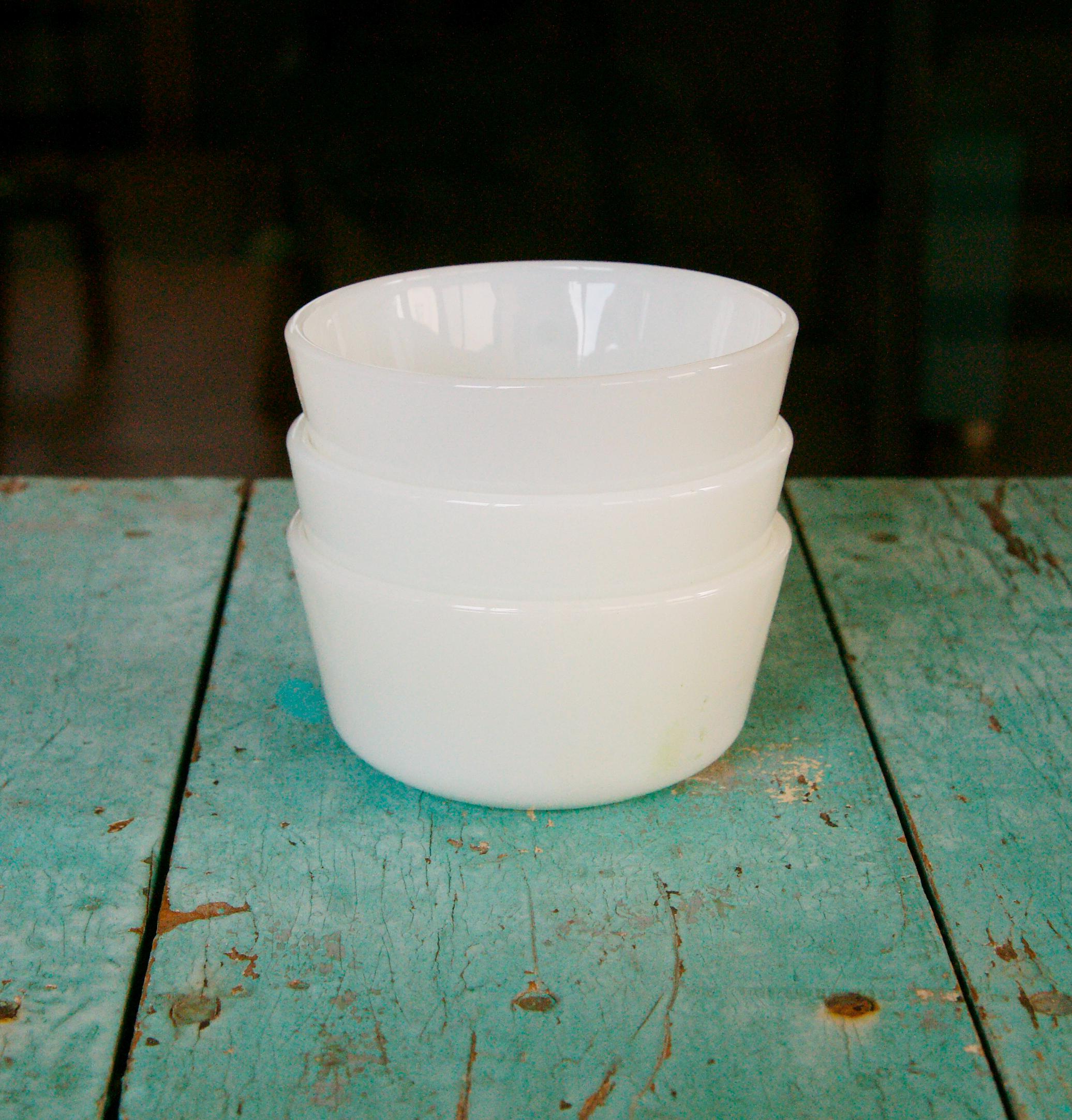 Vintage Anchor Hocking Fire King Milk Glass Ramekins - Set  display picture 1