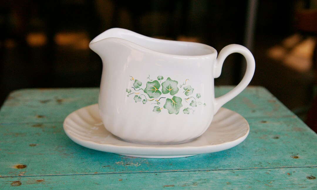 Vintage Corelle Callaway Green Ivy Gravy Boat With Saucer Corning Ware