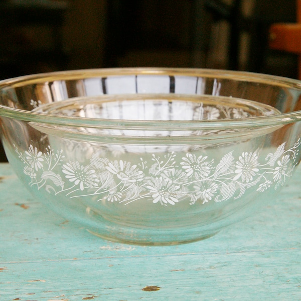 Vintage Pyrex White Lace Colonial Mist Mixing Nesting Bowls 325 2.5 liter 322 1 Liter - Set of 2