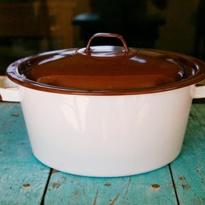 Vintage Enamel Dutch Oven Pot Stockpot Tan with Brown Lid Mid Century Modern Enamelware Porcelain Farmhouse Pan