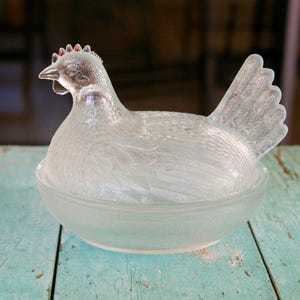 Vintage Indiana Glass Hen on Nest Dish: Farmhouse Kitchen Decor