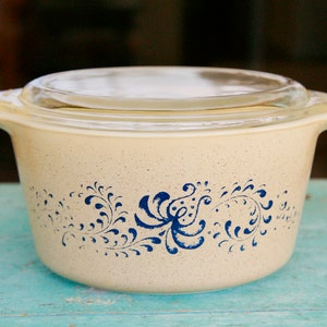 Vintage Homestead Pyrex Casserole Dish 1 quart Brown speckled blue floral bakeware 473 cookware with glass Lid