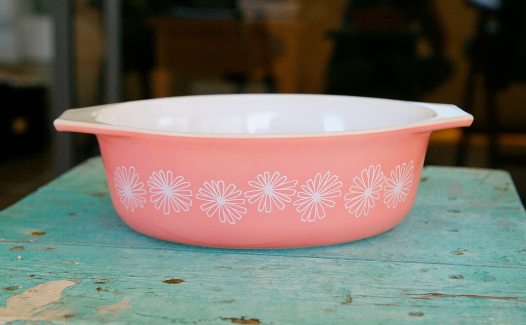 Vintage Pyrex Pink Daisy Pattern Oval Casserole Baking Dish With on Lid ...