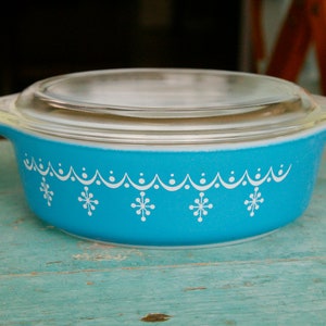 Vintage Pyrex Blue Snowflake Garland Casserole Dish with Lid