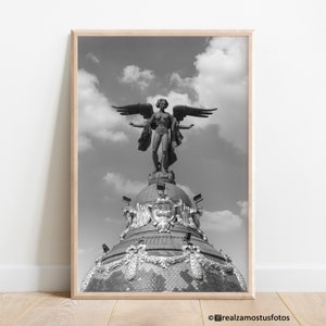 Photo Dome of the Metropolis Building in Madrid Spain, Photo Victoria Alada black and white, photo Sky Line Madrid, Art and Wall Decoration