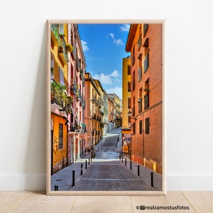 Printed photography of Lavapiés, Madrid, Urban art to decorate your wall, ideal as a gift for any occasion, typical street of Madrid
