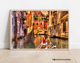 Printed photography of gondolier in Venice Italy, Photo to Venice canals, Italy photo printing, Souvenir trip Venice, Wall art decoration