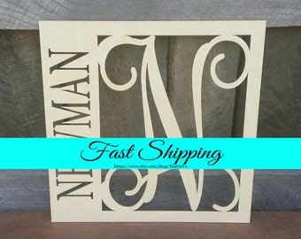 FREE SHIPPING!!  Wooden Family Name Sign - Personalized Door Hanger - Family Name Wreath - Housewarming Gift - Wedding Gift - Gift