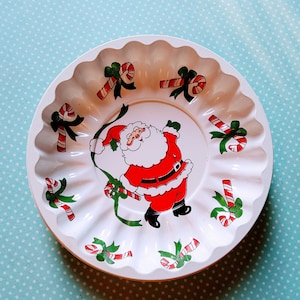 Retro Christmas bowl, christmas tray, plastic tray, hors d&#39;oeuvres tray, retro santa, retro christmas party, chips and dip tray, cookie bowl