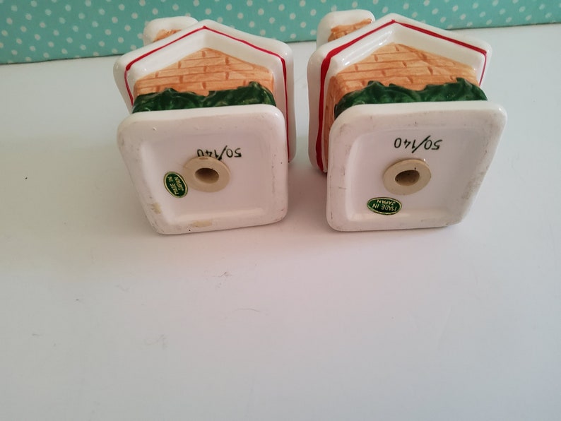 Vintage Christmas salt and pepper shakers, gingerbread house, christmas house, made in japan, ceramic, hand painted, kitschy, kitsch image 7