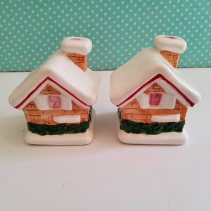 Vintage Christmas salt and pepper shakers, gingerbread house, christmas house, made in japan, ceramic, hand painted, kitschy, kitsch image 9