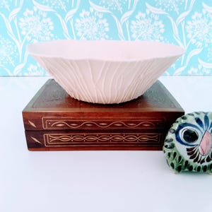 Handmade Geode Bowl, White bowl, Ceramic Bowl, Handmade Pottery, Porcelain Bowl, textured bowl, trinket bowl, medium size, mcm,