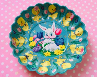 Retro Easter decor, easter bowl, retro easter illustrations, 1950&#39;s easter, plastic easter bowl, scalloped bowl, easter dish