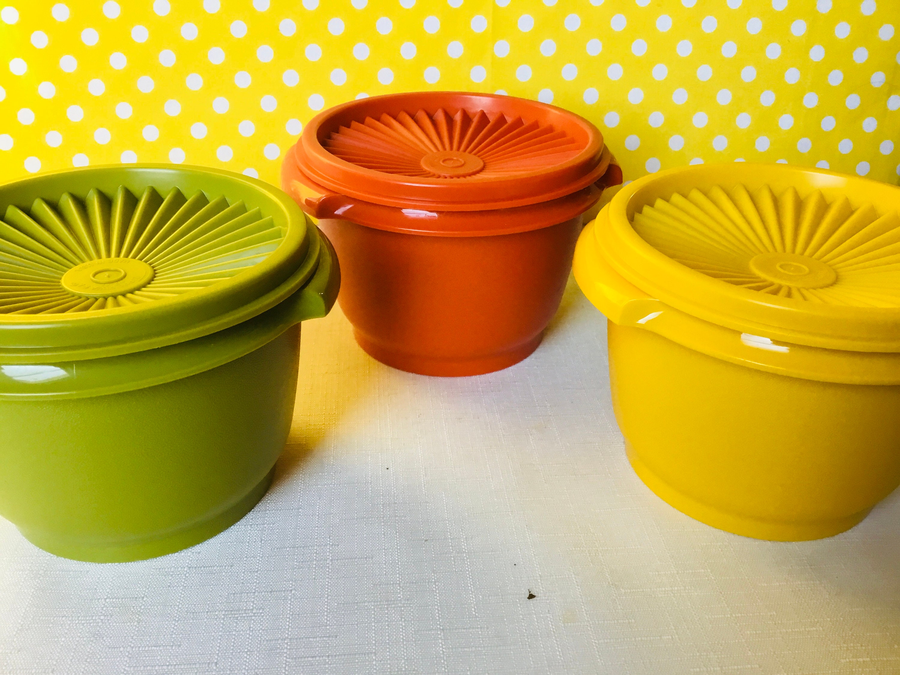 Tupperware Servalier Bowl Set in Yellow Orange and Avocado with Press and  Seal Starburst Lids Stackable Storage