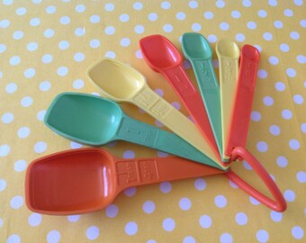 Grüne, orange, und gelbe Tupperware Messlöffel, 7er Set, Retro