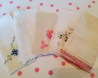 Set aus 5 Vintage Einstecktüchern, Baumwolle Einstecktücher, 50er Jahre Retro Stickerei
