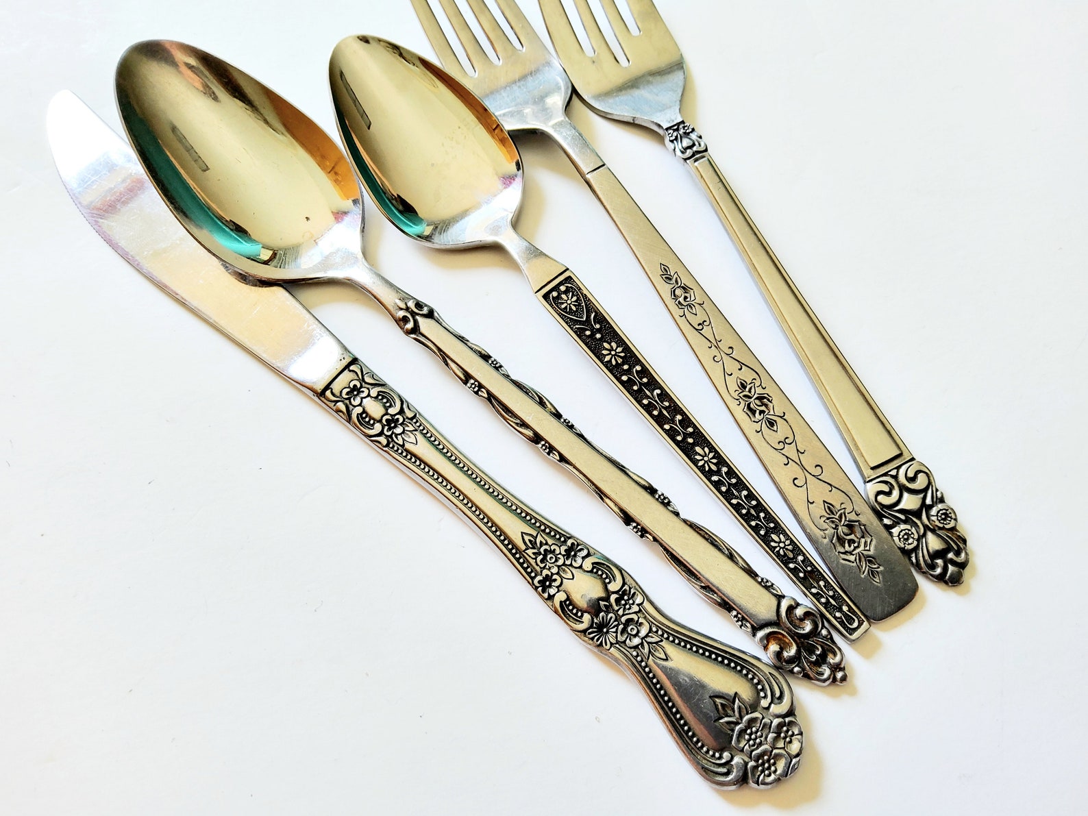 Mismatched flatware, 6 placesetting, Vintage Stainless Steel Flatware, Floral Mid Century Set (30 Pieces)