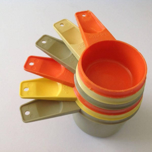 Set of 6 Tupperware measuring cups harvest colors, multicolored, 1970s green orange yellow