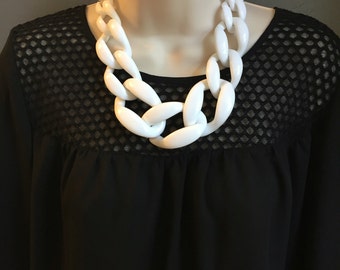 Blanc Chunky Chain Link Housewife Résine Statement Collier