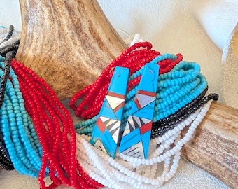 Petits taxis turquoise d&#39;inspiration amérindienne