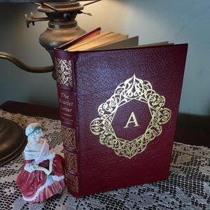 Nathaniel Hawthorne, Scarlet Letter, 1975, Nathaniel Hawthorne/Scarlet Letter/1975/Easton Press/Victorian Classic/Romance Novel/Gothic Novel
