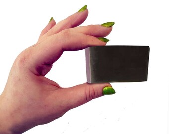 Nettle Soap for Eczema, Psoriasis, Dry and Sensitive Skin. 30g Wee Mini Guest Soap. Vegan, Natural, SLS and Parabens Free