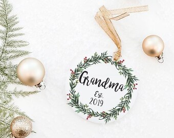 Pregnancy Announcement Christmas Ornament, Grandma Christmas Ornaments, Christmas Pregnancy Reveal, Baby Ornament