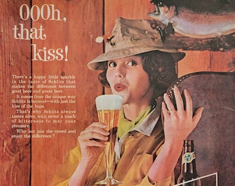 1961 Schlitz Beer Ad: Vintage Bar & Kitchen Wall Art Magazine Print Advertisement